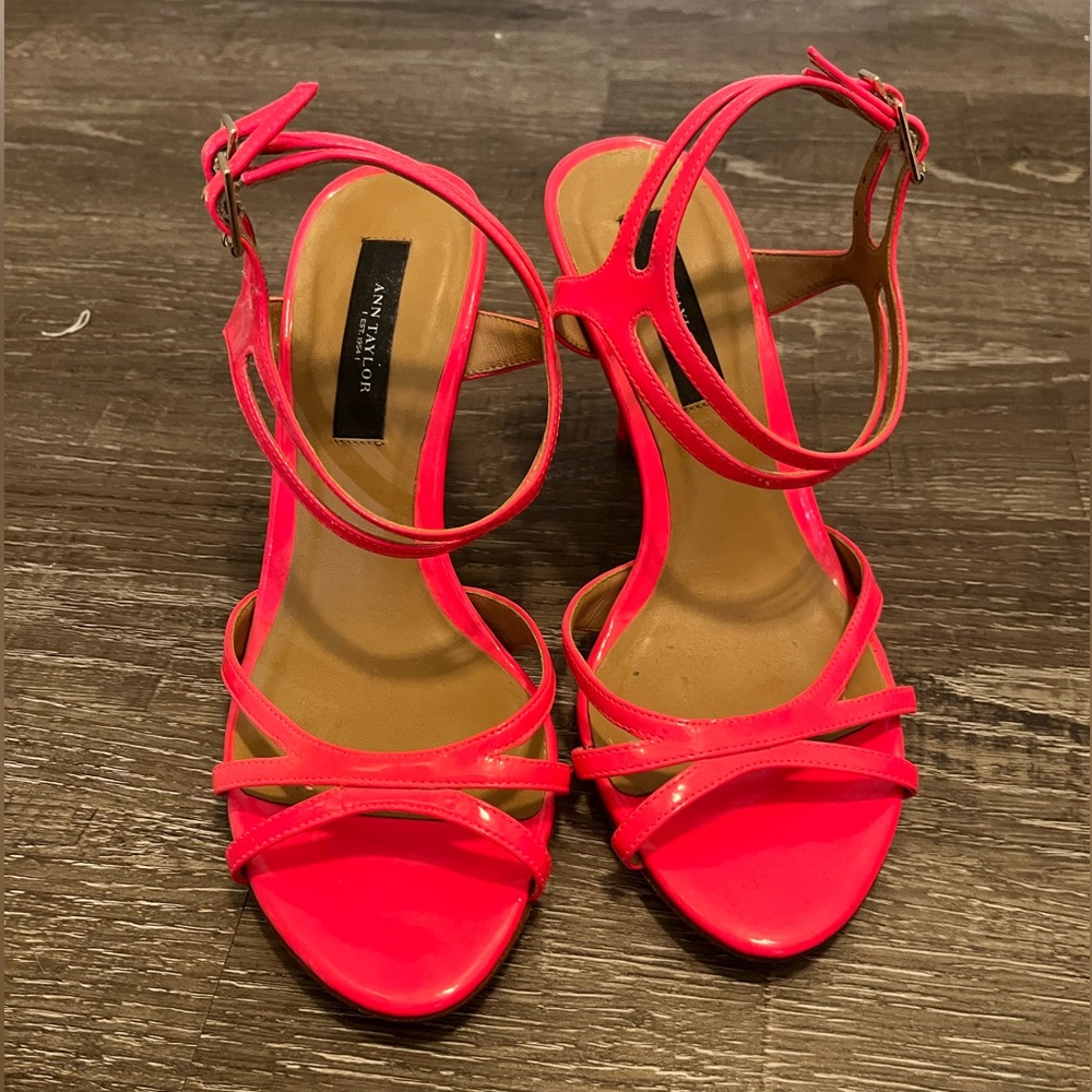 Ann Taylor Riley Patent Caliente Coral Sandal - Size 6.5 - Work Once!
